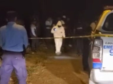 Imagen de Misterio en La Ceiba: dos jóvenes aparecen atados en una calle solitaria y oscura
