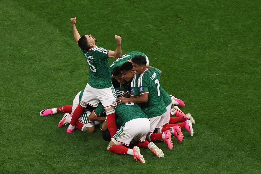 Imagen de Va a su 'quinto partido': México se deshace de Ecuador y avanza a octavos del Mundial