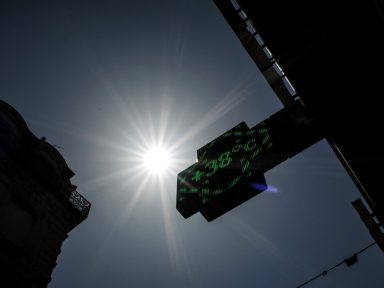 Imagen de Ola de calor provoca avalanchas y empujones para comprar aires y ventiladores en Francia