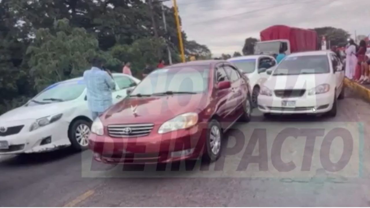 Tomados los accesos de El Progreso en rechazo al aumento de la tasa vehicular Imagen principal de Tomados los accesos de El Progreso en rechazo al aumento de la tasa vehicular