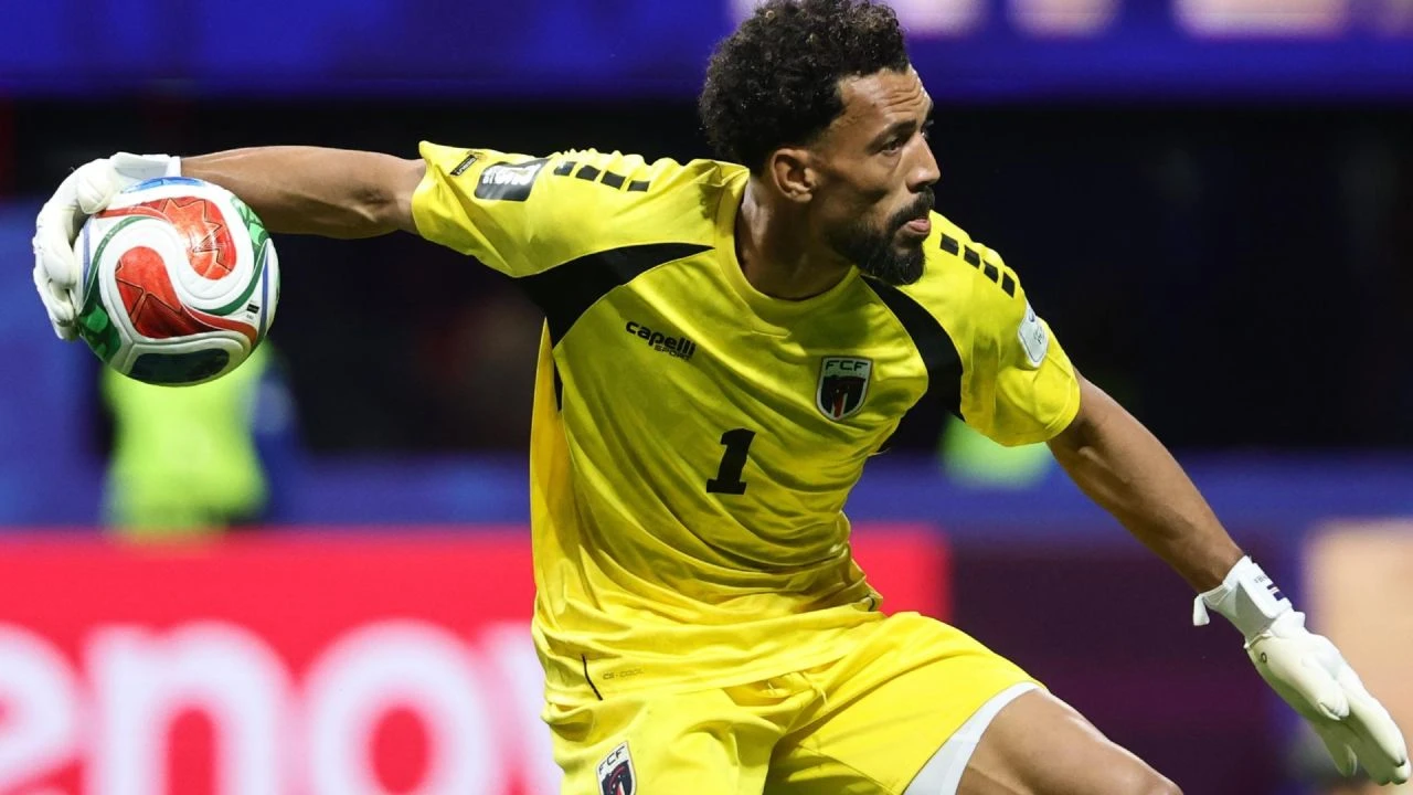 Vozinha será nuevo portero de Colo Colo tras brillar en el Mundial Imagen principal de Vozinha será nuevo portero de Colo Colo tras brillar en el Mundial