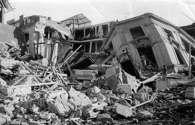 Escena de secuelas del terremoto en Chile en 1960.
