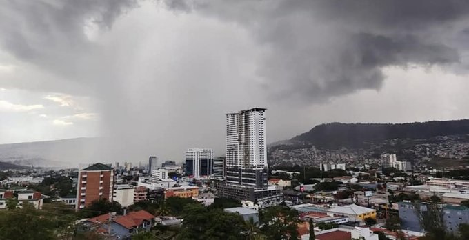 Imagen referencial a lluvias por una onda tropical en Honduras