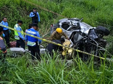 Imagen de Tres muertos y una menor herida tras accidente vial en Santa Bárbara