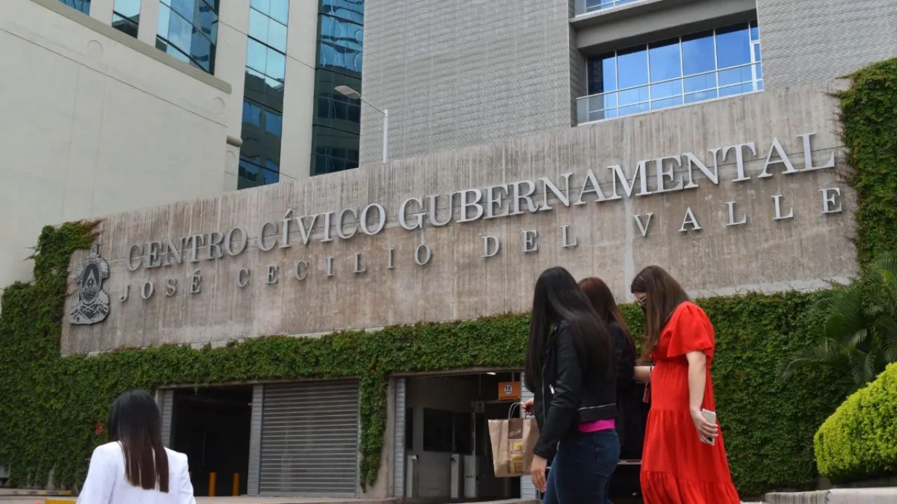 De L 1,200 es el ajuste salarial aprobado para empleados públicos Imagen principal de De L 1,200 es el ajuste salarial aprobado para empleados públicos