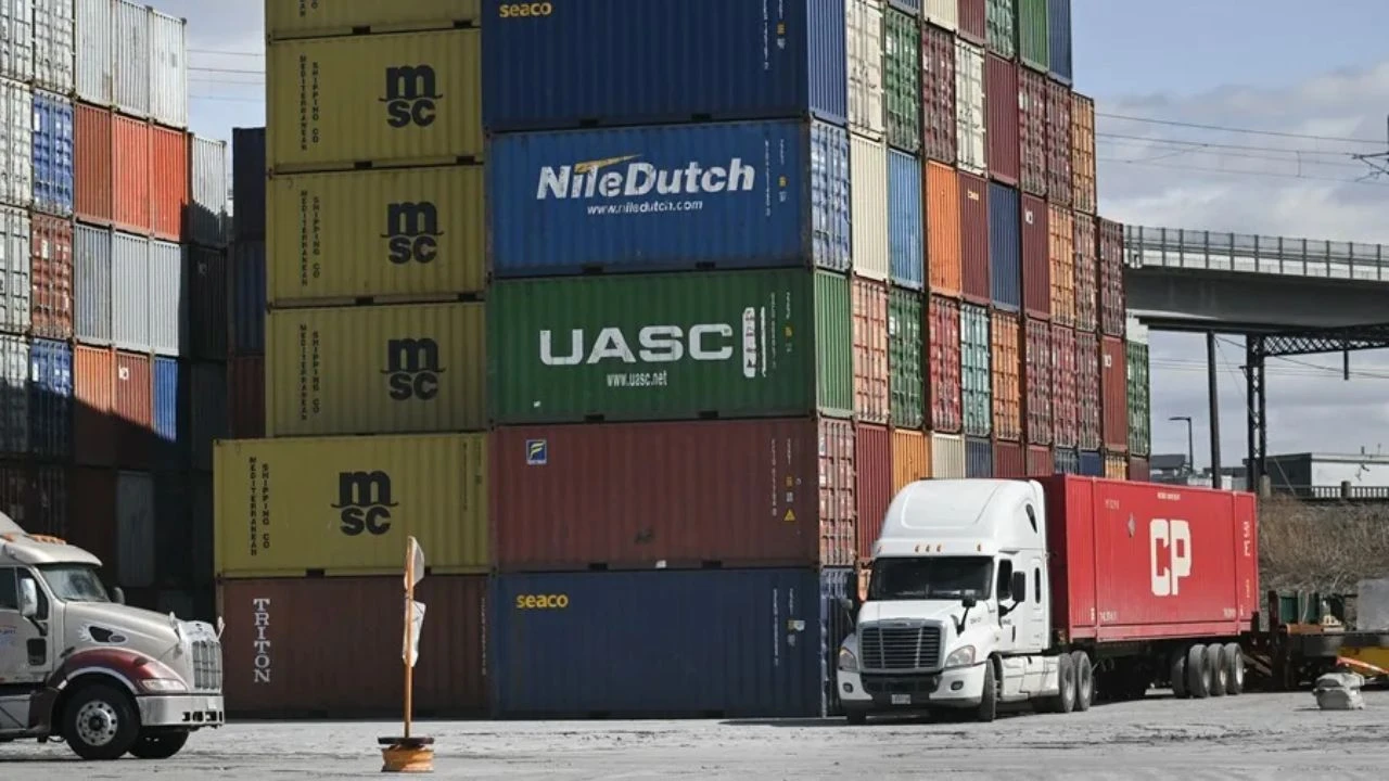 EEUU y Canadá fracasan en su negociación y entran en vigor nuevos aranceles del 50% Imagen principal de EEUU y Canadá fracasan en su negociación y entran en vigor nuevos aranceles del 50%