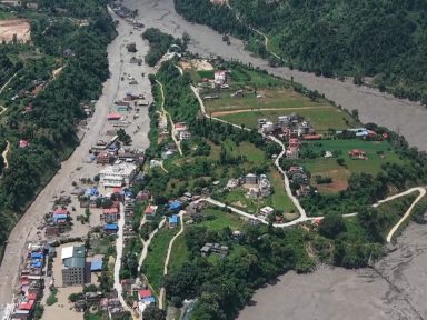 Imagen de Catástrofe natural: Más de 390 muertos y 1,400 desaparecidos tras riada en Nepal