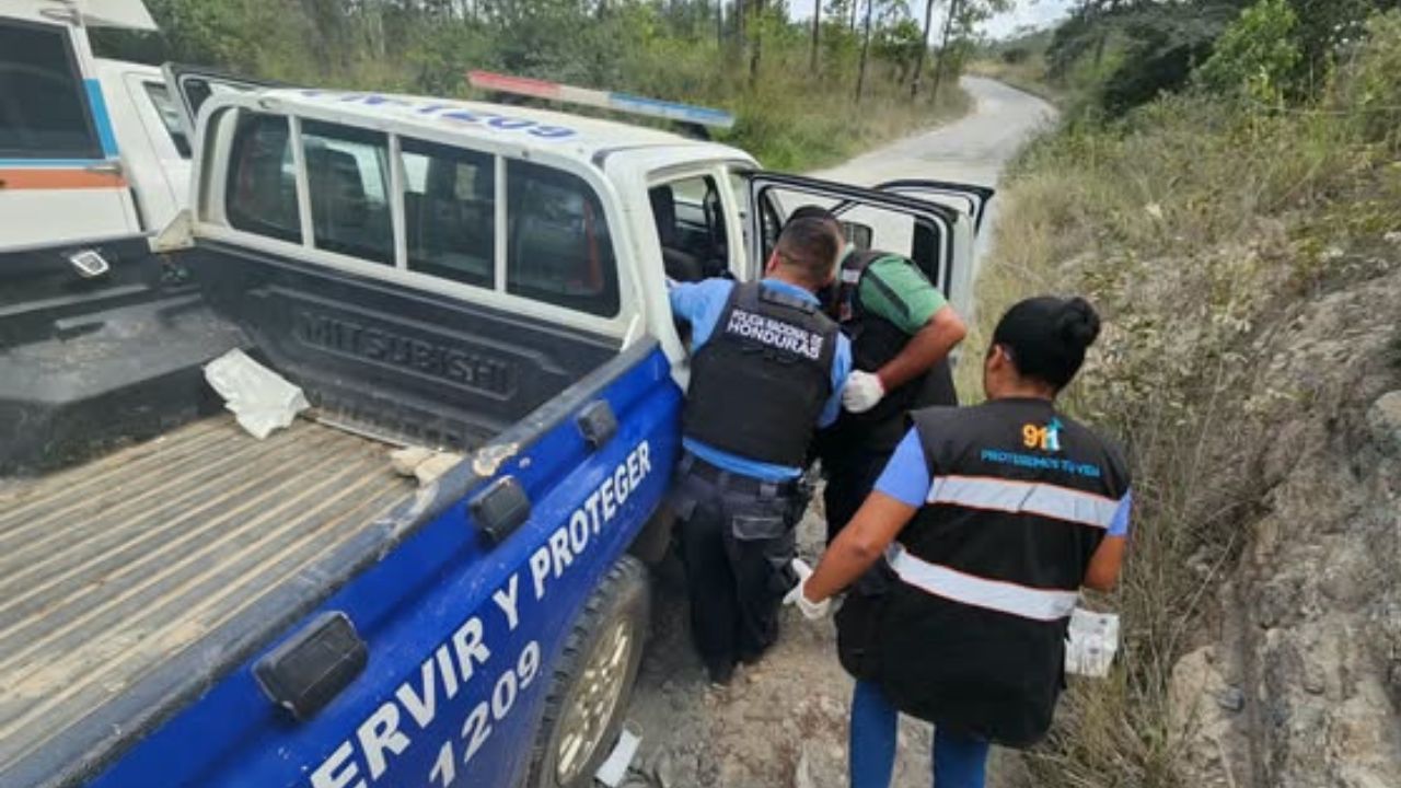 Bebé nace dentro de patrulla policial cuando era trasladado al hospital Imagen principal de Bebé nace dentro de patrulla policial cuando era trasladado al hospital