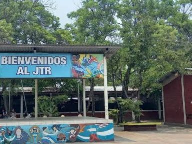 Imagen de Juez toma decisión en caso de maestro acusado por presunto abuso de alumna del JTR