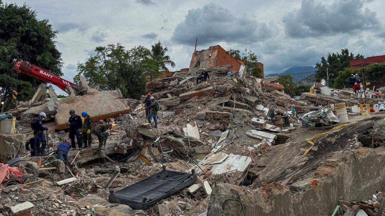 Colombia entra en una nueva fase y se centra en sacar cuerpos bajo escombros Imagen principal de Colombia entra en una nueva fase y se centra en sacar cuerpos bajo escombros