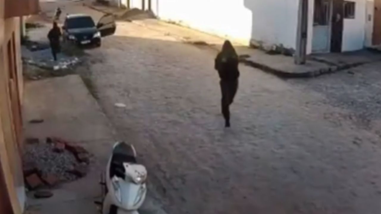 Imagen de Impactante video: Sicario que perseguía a su víctima muere por bala de su cómplice