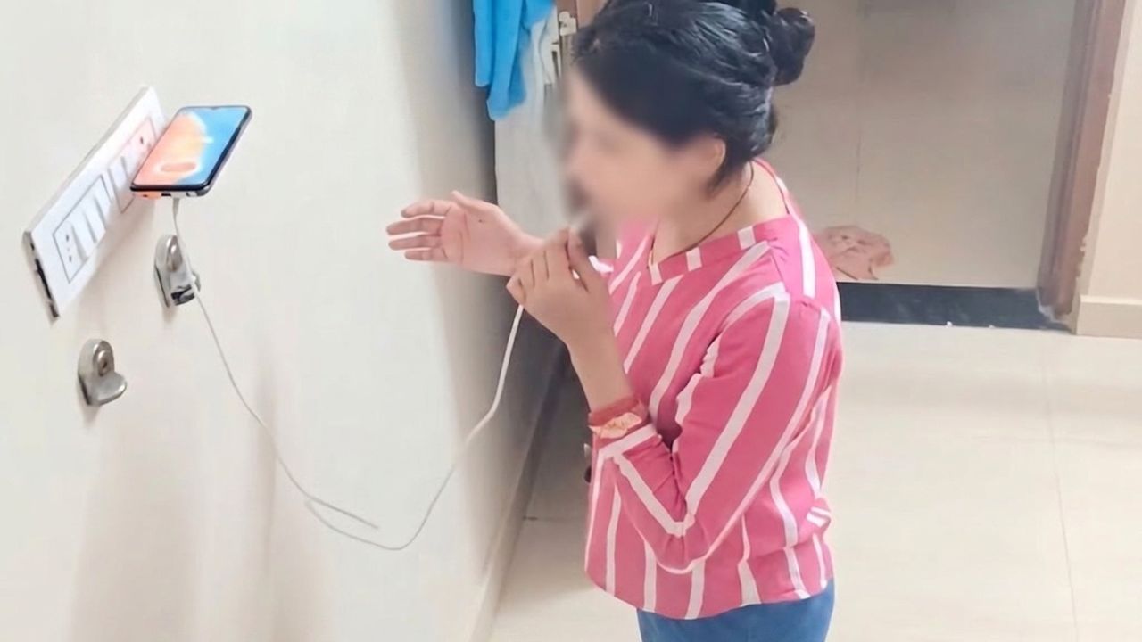 Vídeo: Cargador no le funcionaba a una mujer y cometió un grave error para 'componerlo' Imagen principal de Vídeo: Cargador no le funcionaba a una mujer y cometió un grave error para 'componerlo'