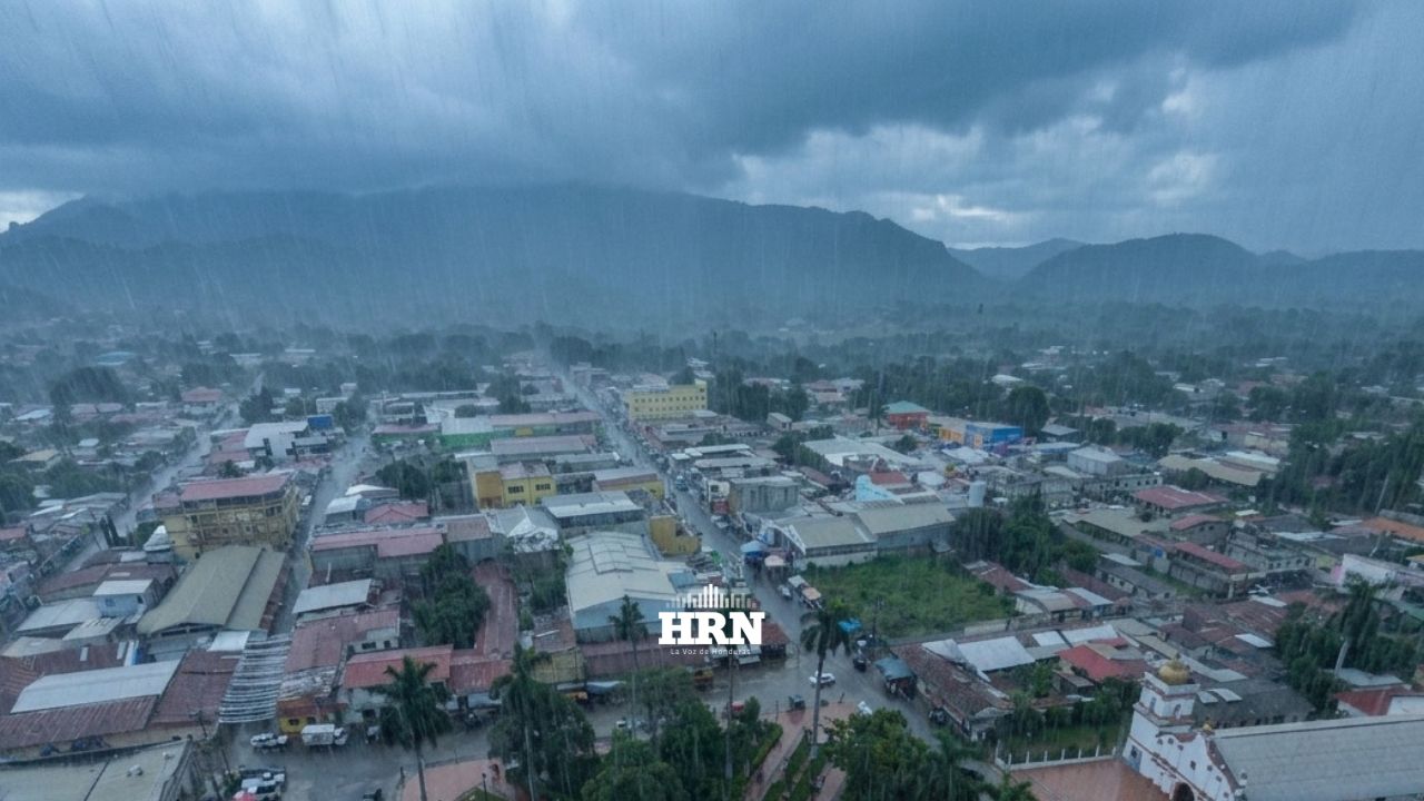 Onda tropical dejará lluvias y tormentas este martes en estas tres zonas: Cenaos Imagen principal de Onda tropical dejará lluvias y tormentas este martes en estas tres zonas: Cenaos