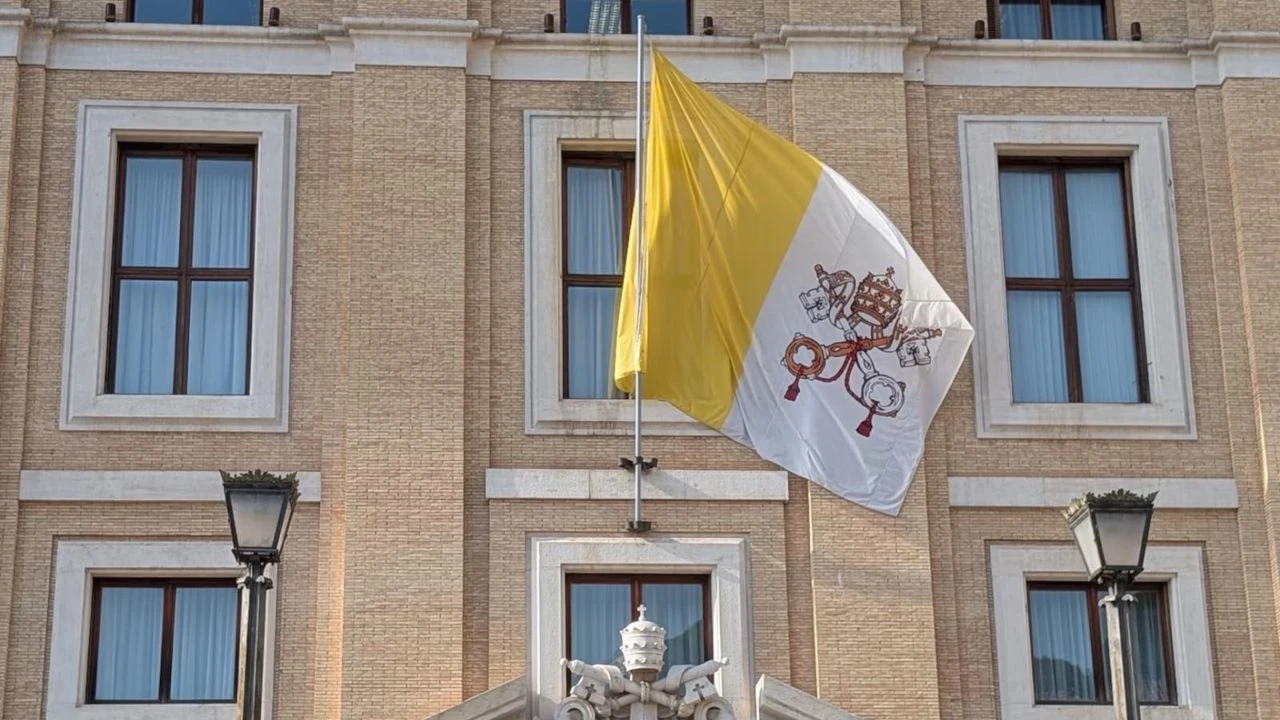 Papa León XIV promulga nueva Ley Fundamental del Vaticano Imagen principal de Papa León XIV promulga nueva Ley Fundamental del Vaticano