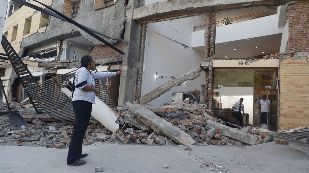 Sismo de 7.4 golpea a Colombia: hay muertos y daños en varias ciudades Imagen principal de Sismo de 7.4 golpea a Colombia: hay muertos y daños en varias ciudades