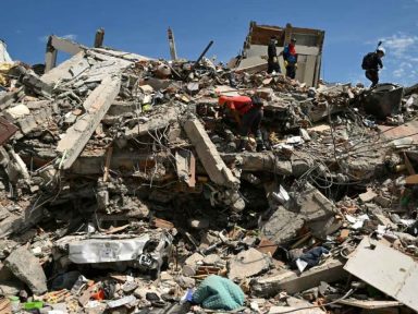Imagen de La Tierra sigue temblando: terremoto de 7.7 grados sacude a Indonesia