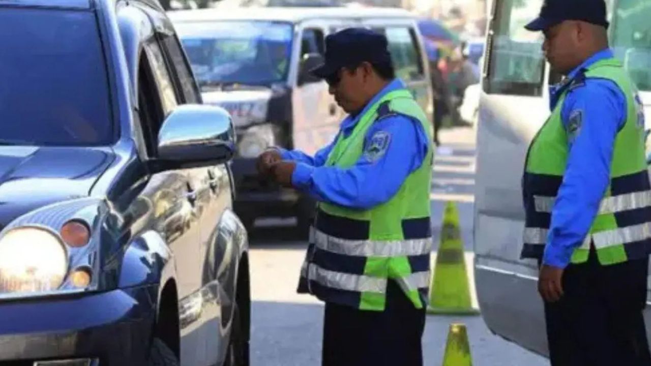 Imagen de ¿Multas sin pagar?: La DNVT condiciona trámites indispensables para los hondureños