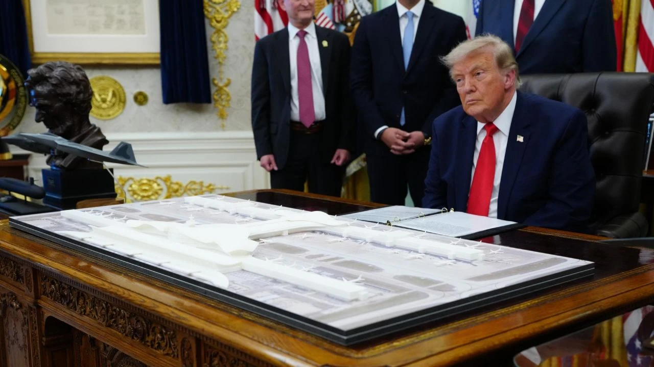 Trump advierte a Irán que tiene una 'última oportunidad' para firmar acuerdo de paz Imagen principal de Trump advierte a Irán que tiene una 'última oportunidad' para firmar acuerdo de paz