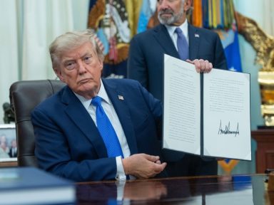 Imagen de Trump insiste en limitar la ciudadanía por nacimiento pese al fallo de la Corte Suprema