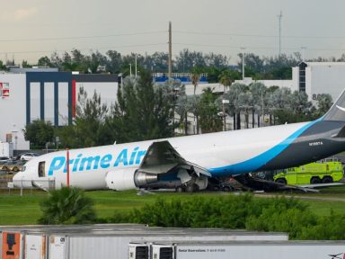 Imagen de Avión de Amazon se accidenta en aeropuerto de Miami y deja al menos cinco muertos