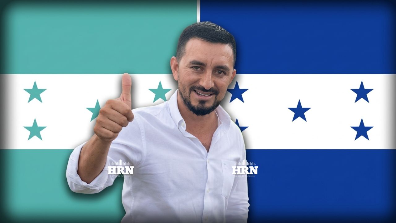 '¿Qué nos pasó?': Maestro encaró a autoridades por Bandera Nacional en 'color equivocado' Imagen principal de '¿Qué nos pasó?': Maestro encaró a autoridades por Bandera Nacional en 'color equivocado'