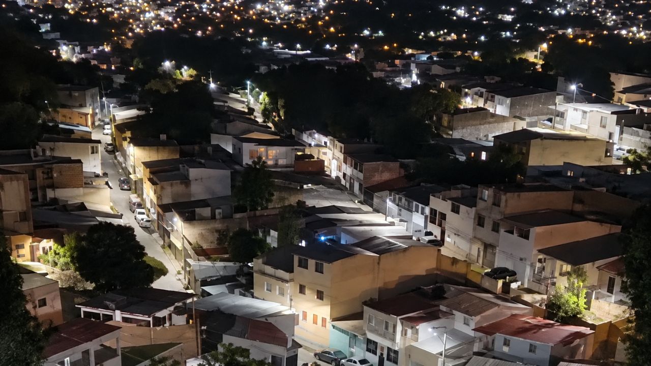 ‘Cerrá la puerta’: video capta balacera en Bajos de la Independencia, Comayagüela Imagen principal de ‘Cerrá la puerta’: video capta balacera en Bajos de la Independencia, Comayagüela