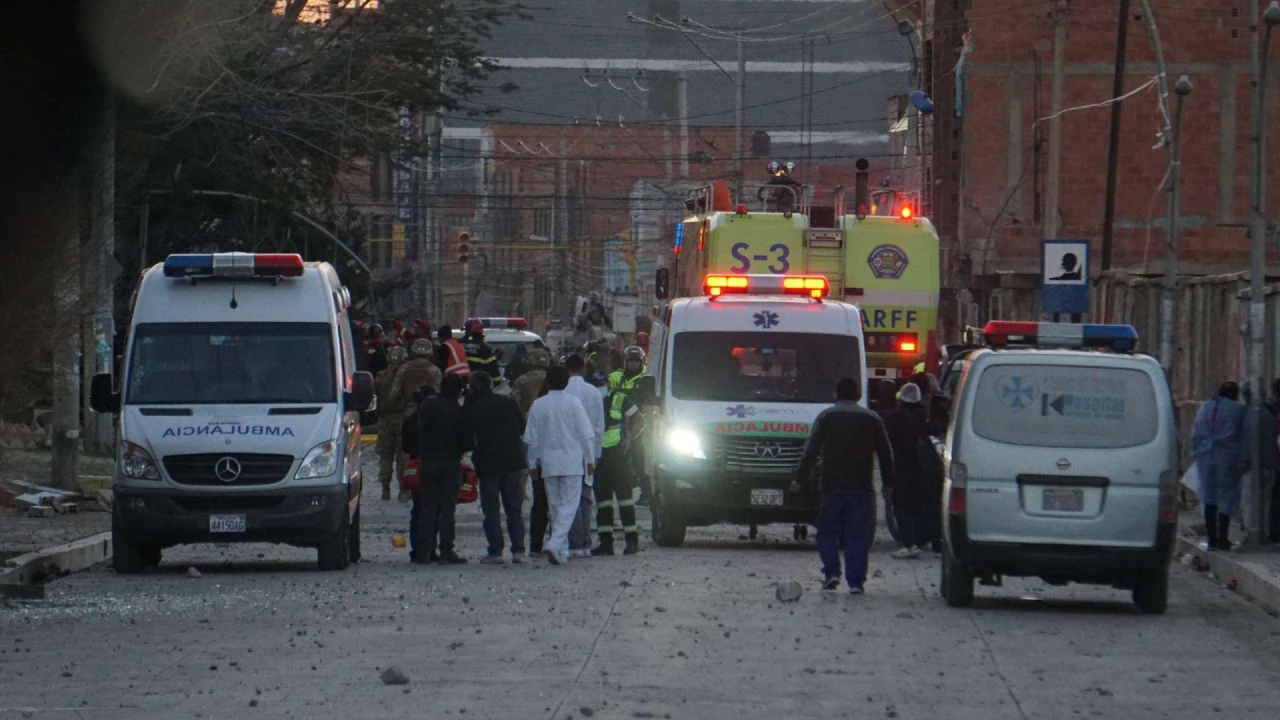 Dos muertos y 81 heridos tras explosiones en recinto militar en Bolivia Imagen principal de Dos muertos y 81 heridos tras explosiones en recinto militar en Bolivia