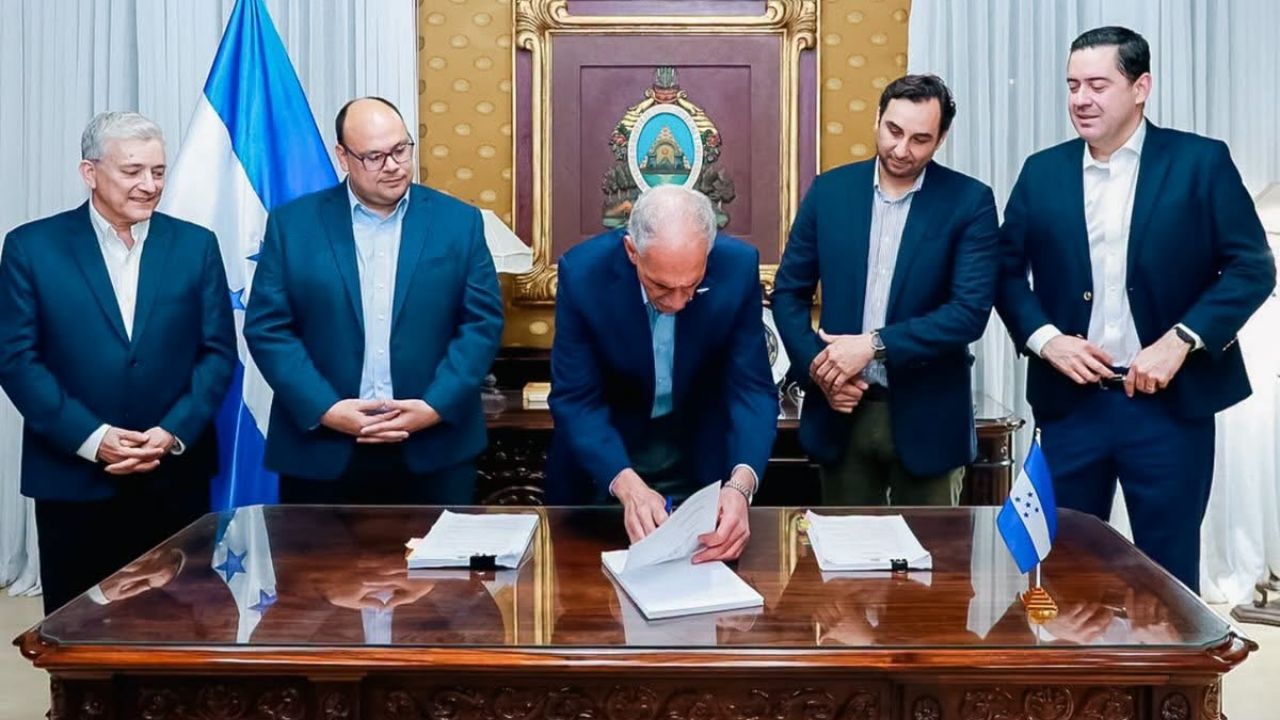 Sancionan la Ley de Justicia Energética y será publicada en La Gaceta Imagen principal de Sancionan la Ley de Justicia Energética y será publicada en La Gaceta