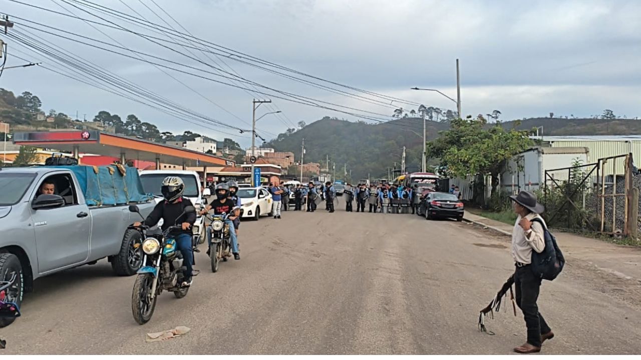 IHTT descarta paro nacional de transporte, pero se reportan tomas por alza de combustibles Imagen principal de IHTT descarta paro nacional de transporte, pero se reportan tomas por alza de combustibles
