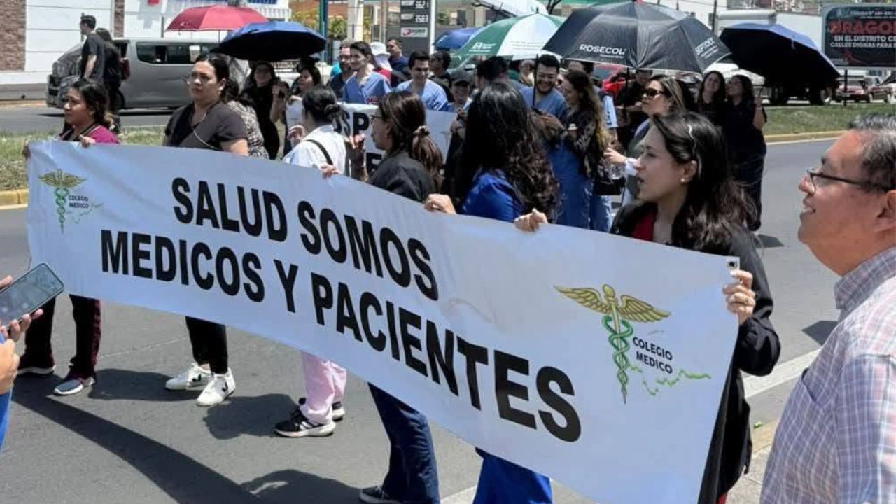 Salud ordena renovación de contratos a personal médico y enfermeras golpeados por paros Imagen principal de Salud ordena renovación de contratos a personal médico y enfermeras golpeados por paros
