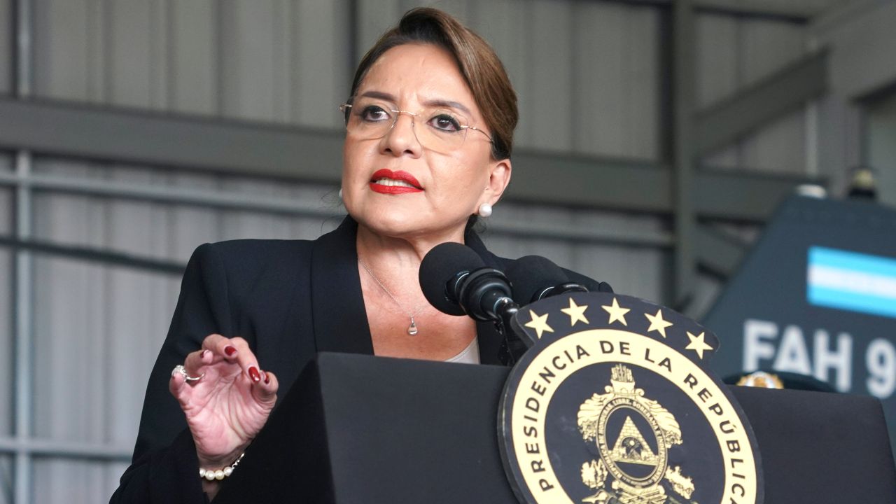 Aclaran supuesta retención de la expresidenta Xiomara Castro en México Imagen principal de Aclaran supuesta retención de la expresidenta Xiomara Castro en México