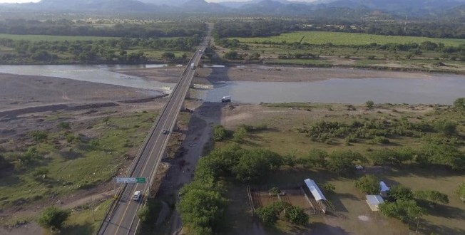 Puente Sol Naciente, ya reconstruidos sus extremos.