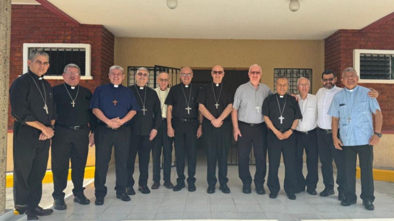 Conferencia Episcopal revela quién ocupará el cargo que dejó monseñor Teodoro Gómez Imagen principal de Conferencia Episcopal revela quién ocupará el cargo que dejó monseñor Teodoro Gómez