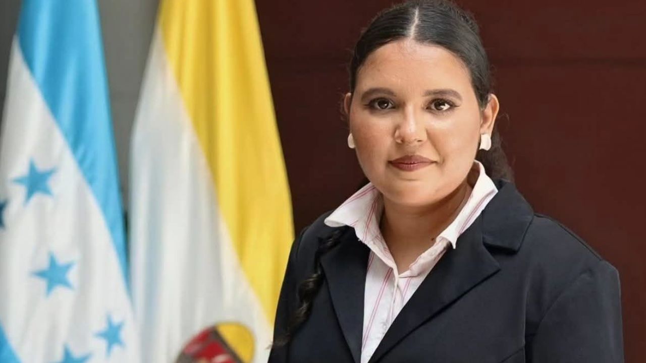 Damaris Morales, estudiante de la UNAH, gana por segundo año el premio Rubén Darío Imagen principal de Damaris Morales, estudiante de la UNAH, gana por segundo año el premio Rubén Darío