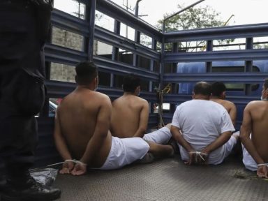Imagen de Casi 90 % de los detenidos en 'guerra' antipandillas de El Salvador siguen sin juicio