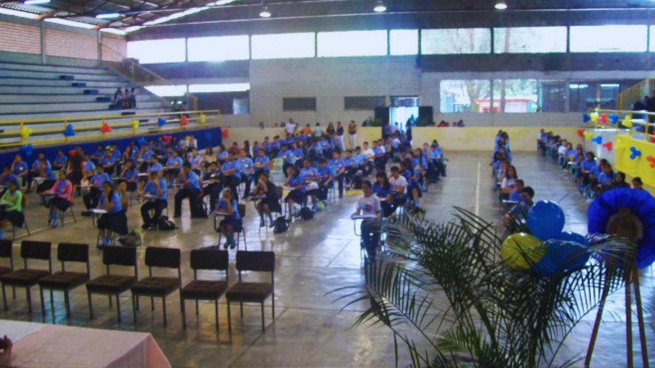Este instituto de Tegucigalpa iniciará jornada extendida de 8 horas que comenzará en 2027 Imagen principal de Este instituto de Tegucigalpa iniciará jornada extendida de 8 horas que comenzará en 2027