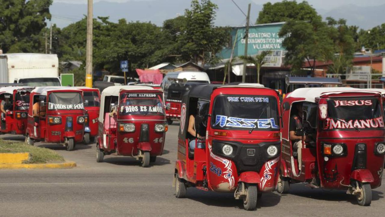¿Otro golpe al bolsillo? Mototaxistas piden al Gobierno aumento de L 5 a la tarifa Imagen principal de ¿Otro golpe al bolsillo? Mototaxistas piden al Gobierno aumento de L 5 a la tarifa