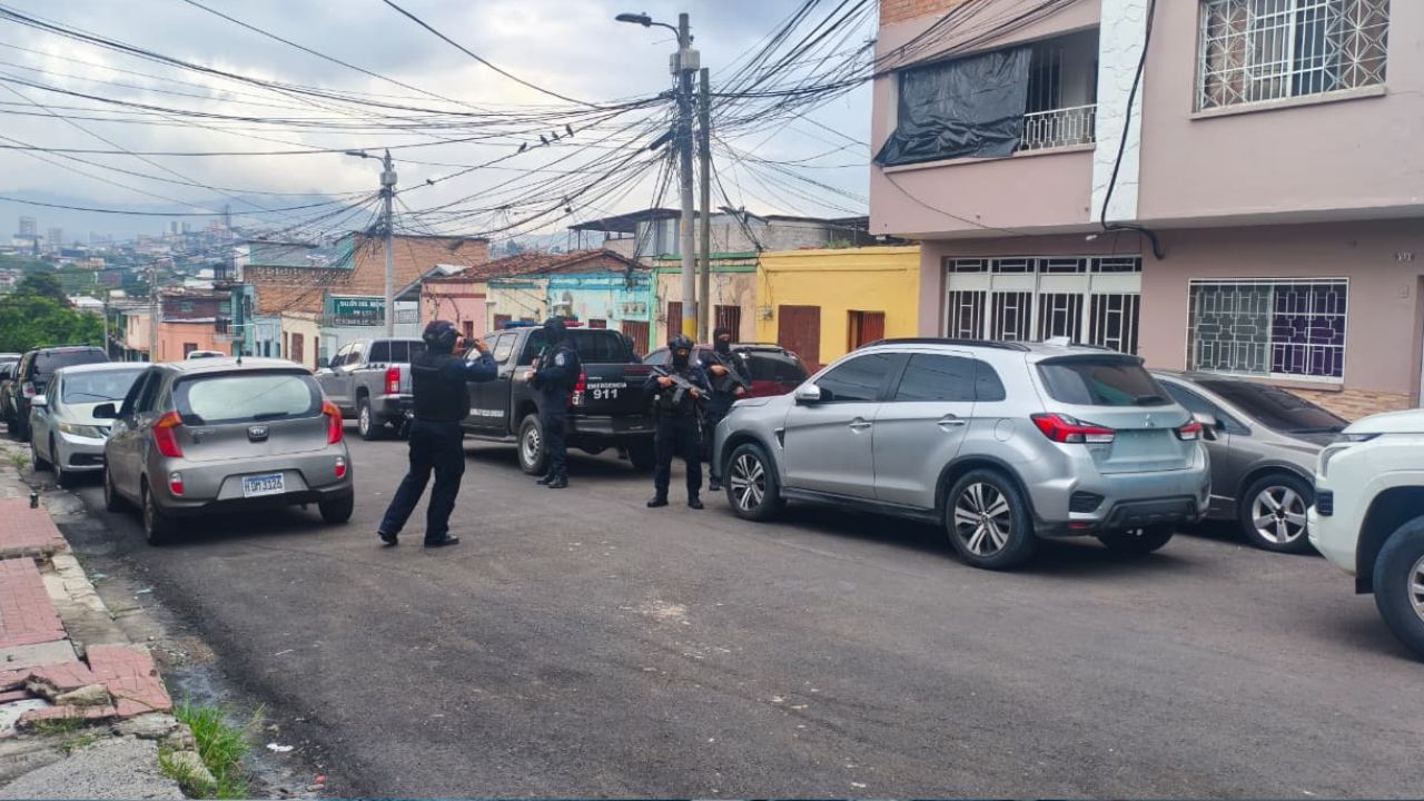 Cae supuesto cabecilla de la Pandilla 18 durante operativo en Comayagüela Imagen principal de Cae supuesto cabecilla de la Pandilla 18 durante operativo en Comayagüela