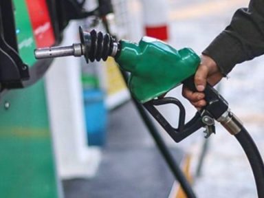 Imagen de Leve rebaja en los combustibles: así cambiarán los precios este lunes 26 de octubre