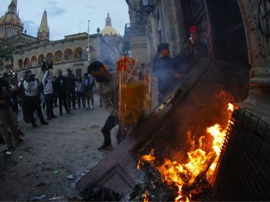 Imagen de Protestan en Guadalajara por el agua contaminada y los racionamientos