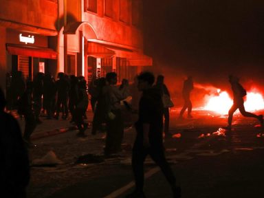 Imagen de Al menos 1,200 detenidos y 150 policías heridos tras disturbios en protestas en Francia