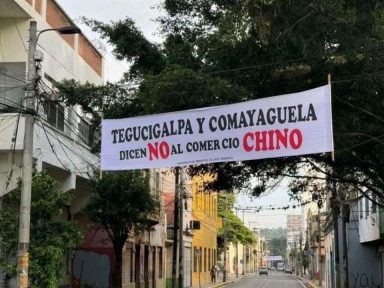 Imagen de 'No al comercio chino': pancartas aparecen en calles de Tegucigalpa y Comayagüela