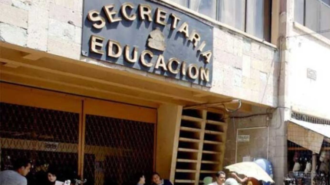 ASJ denuncia irregularidades en planillas de Educación y remite informe al TSC Imagen principal de ASJ denuncia irregularidades en planillas de Educación y remite informe al TSC