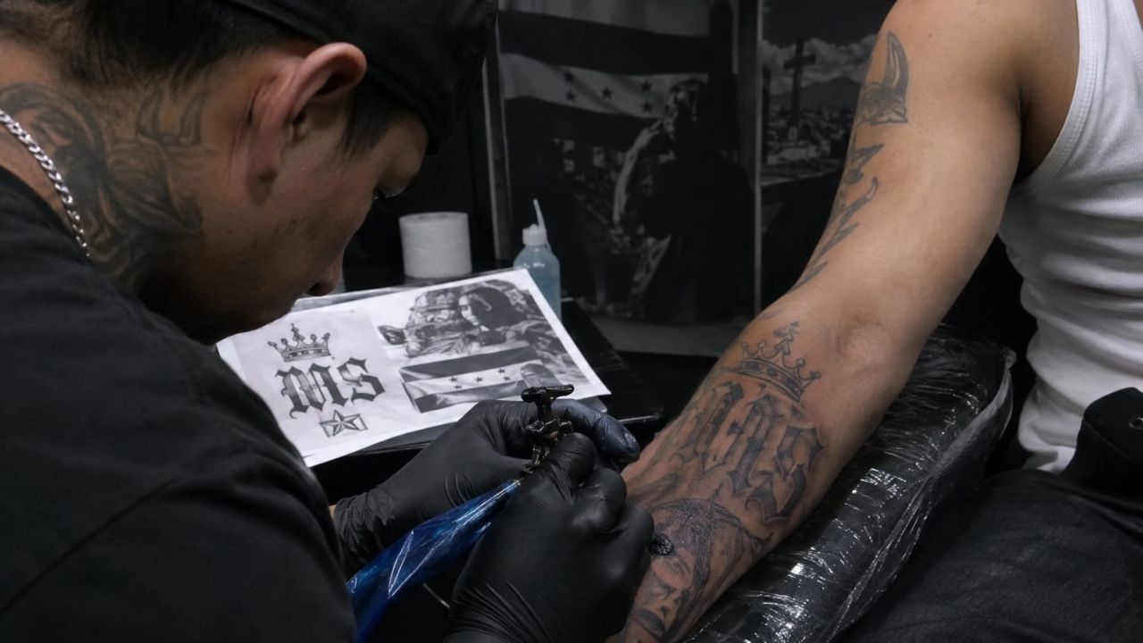 Estos tatuadores podrían ser capturados en Honduras: serían vinculados con maras Imagen principal de Estos tatuadores podrían ser capturados en Honduras: serían vinculados con maras