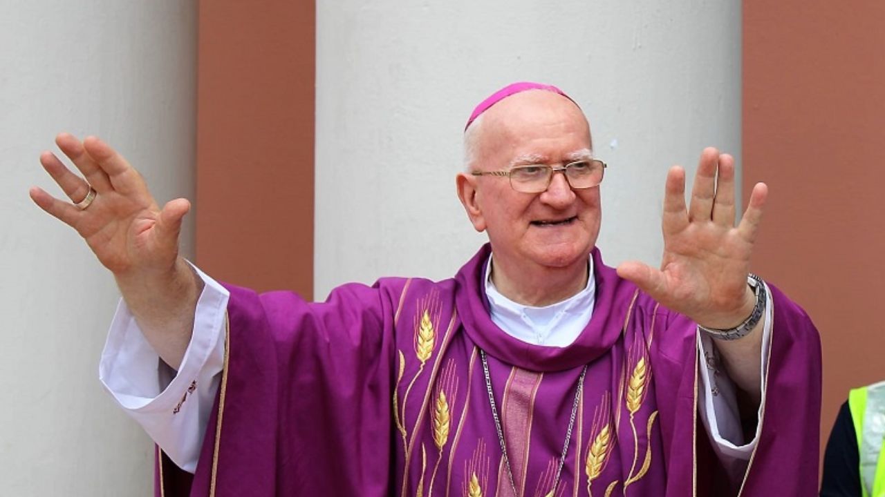 Monseñor Lenihan apoya medidas de seguridad, pero pide trato digno para menores Imagen principal de Monseñor Lenihan apoya medidas de seguridad, pero pide trato digno para menores
